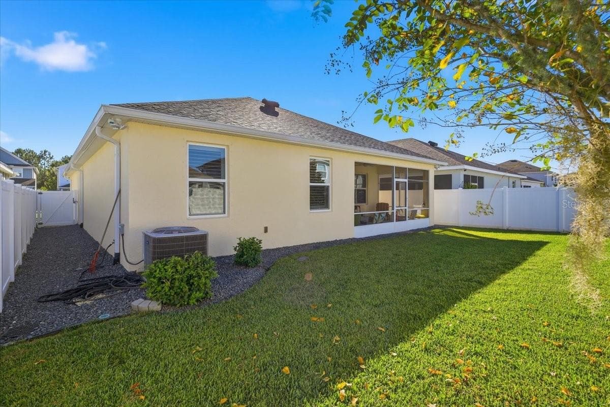 Single Family Residence at 133 OAKLEAF WAY, PALM COAST, photo 12 of 42