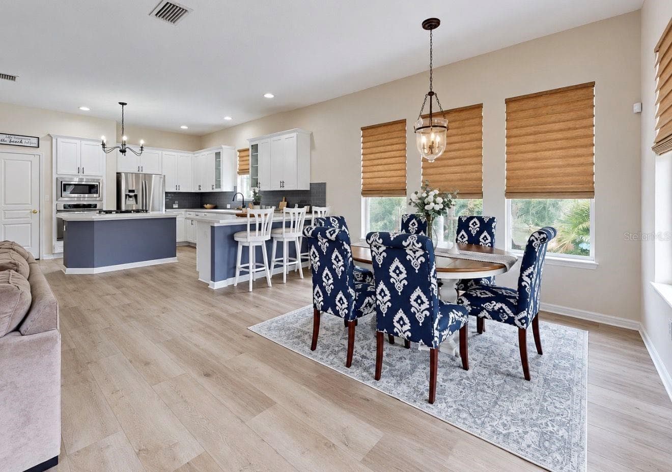 Dinette/ Breakfast area - 542 ISLEBAY DR, APOLLO BEACH