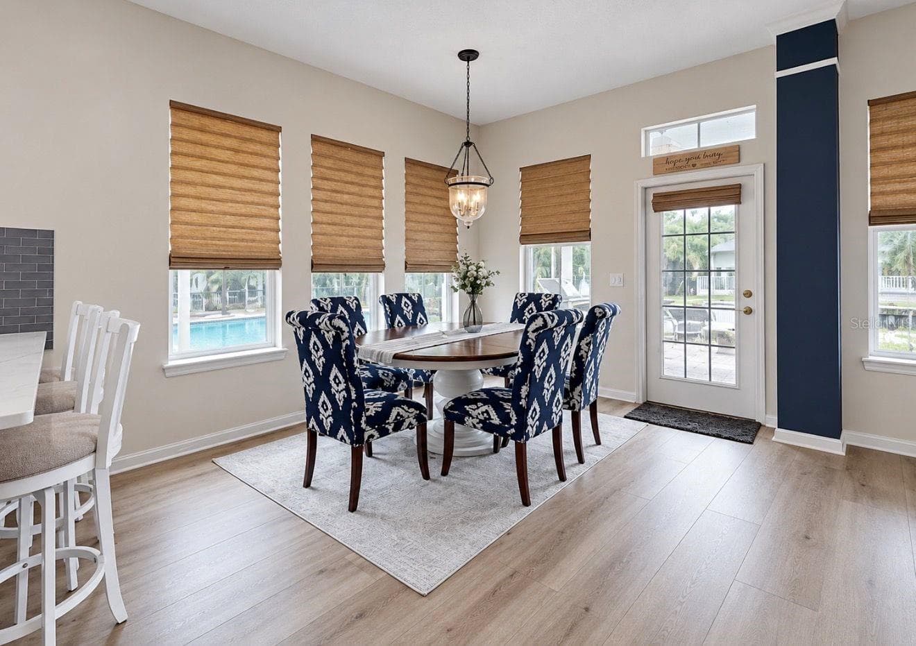 Dinette/ Breakfast area - 542 ISLEBAY DR, APOLLO BEACH