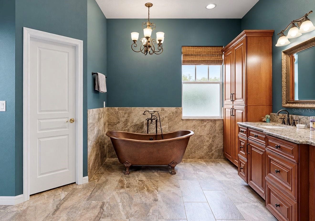 Primary Bathroom - 542 ISLEBAY DR, APOLLO BEACH