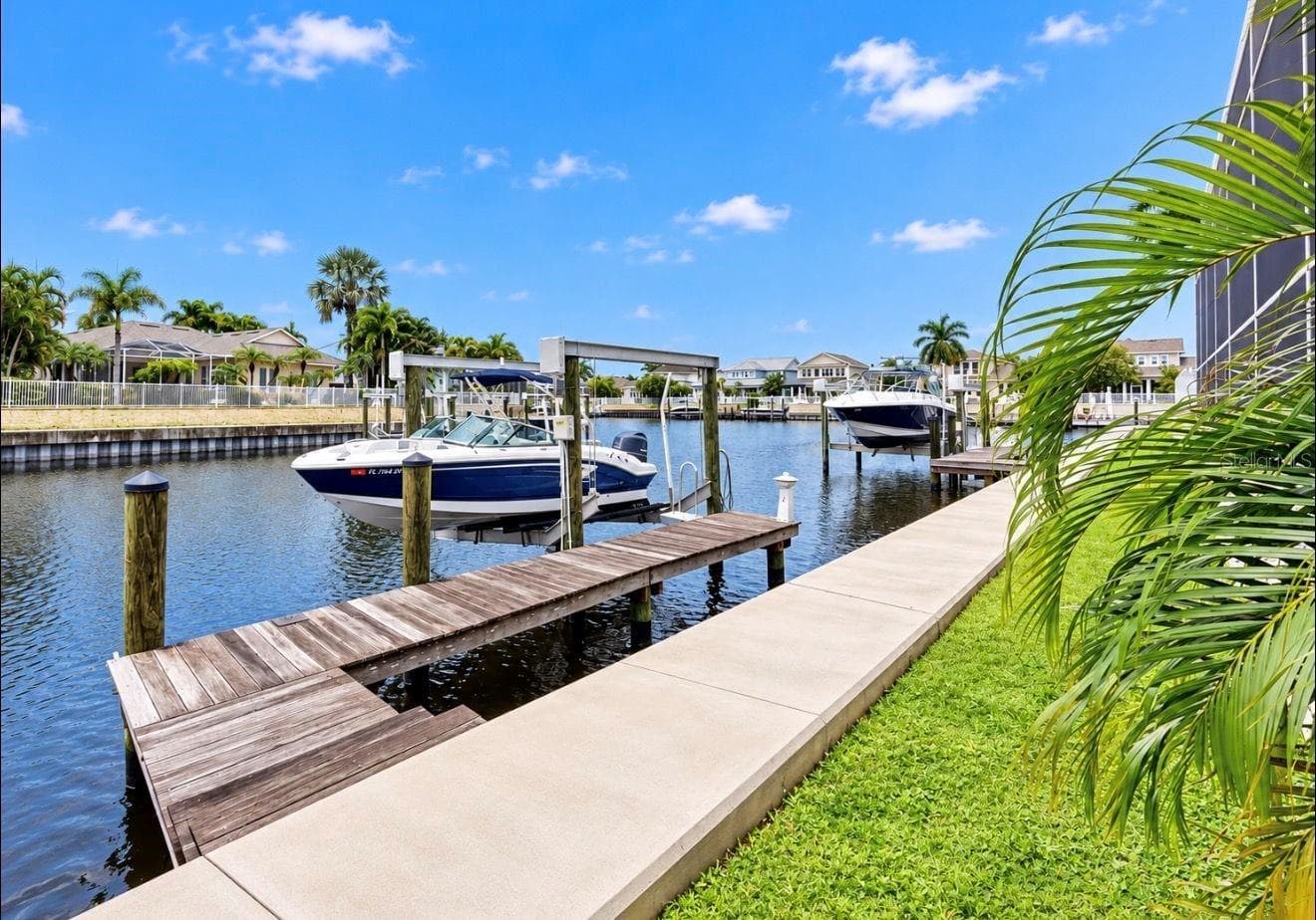 Single Family Residence at 542 ISLEBAY DR, APOLLO BEACH, photo 41 of 76