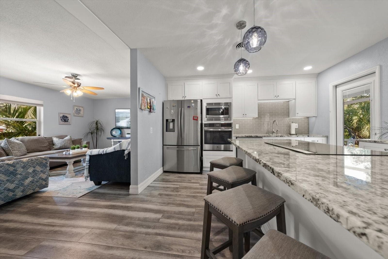 Cozy layout - 2534 BAYSIDE DR S, ST PETERSBURG