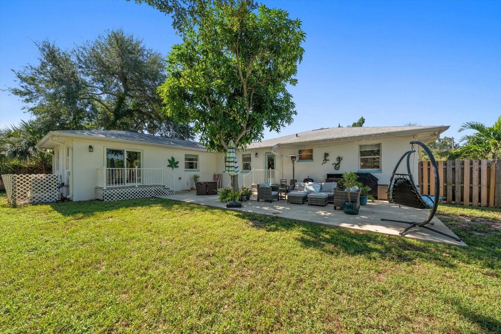 Single Family Residence at 2534 BAYSIDE DR S, ST PETERSBURG, photo 26 of 45