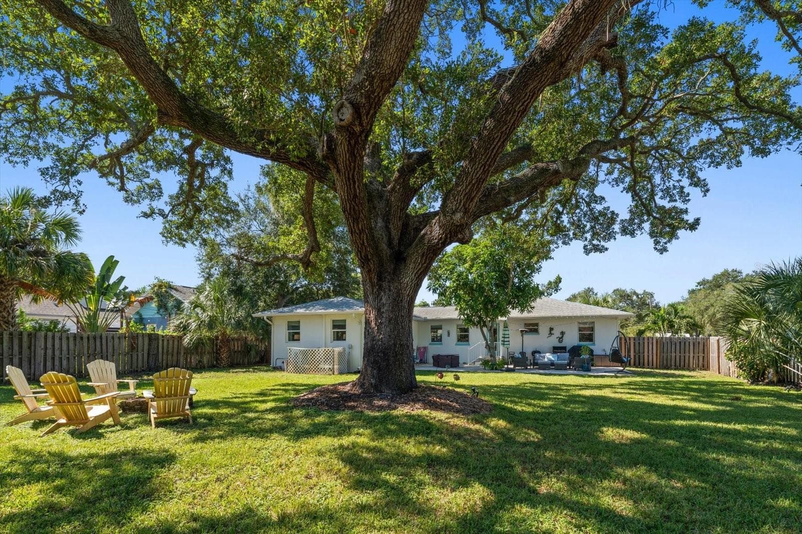 Great place to enjoy Florida living - 2534 BAYSIDE DR S, ST PETERSBURG