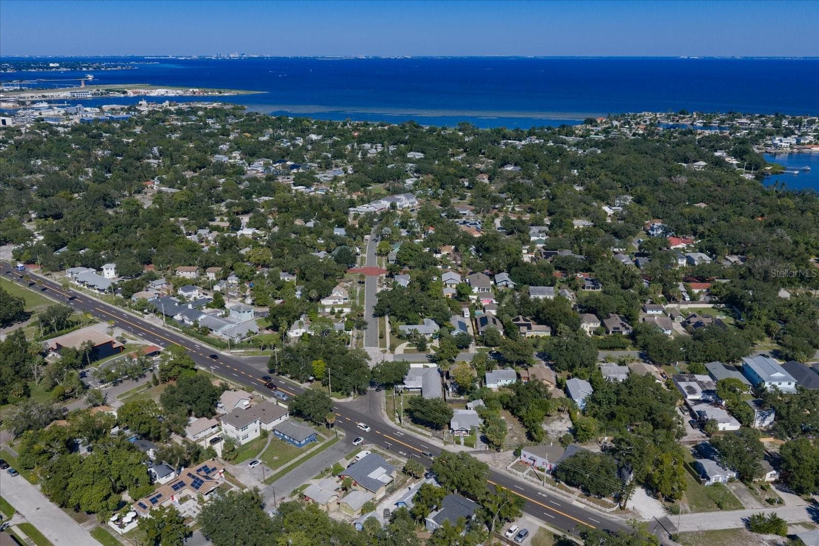 Easy access to downtown - 2534 BAYSIDE DR S, ST PETERSBURG