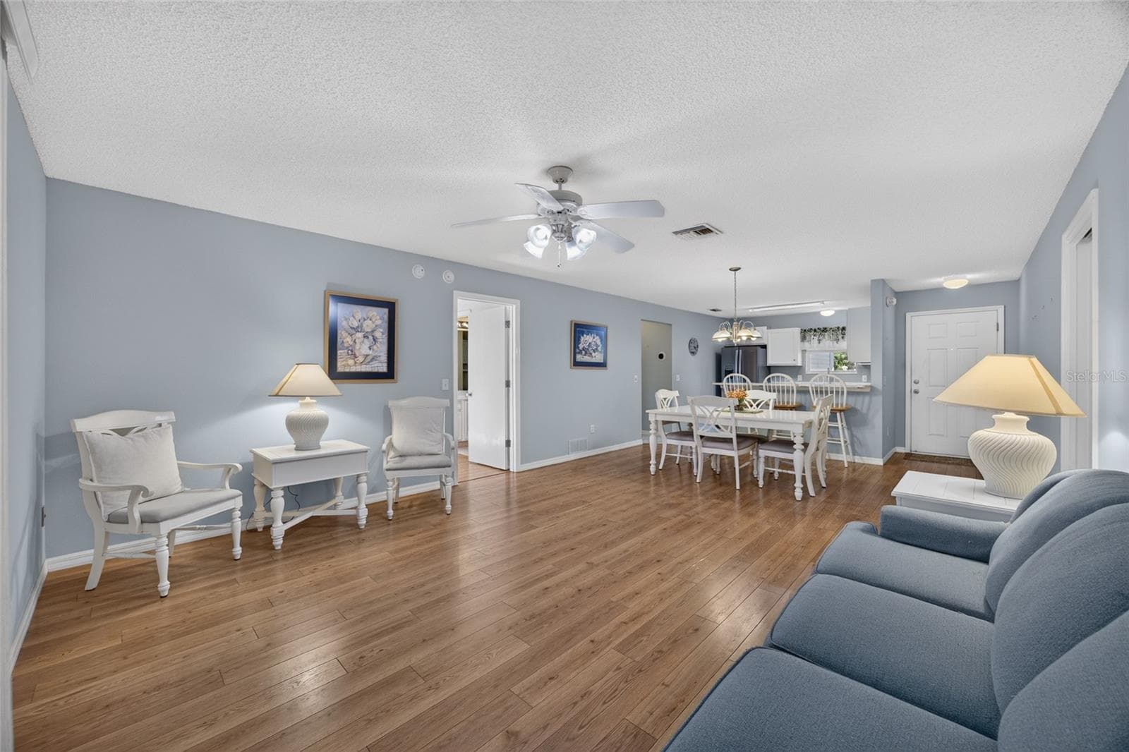 Ceiling Fan in Living Room - 17900 SE 92ND AMORY AVE, THE VILLAGES