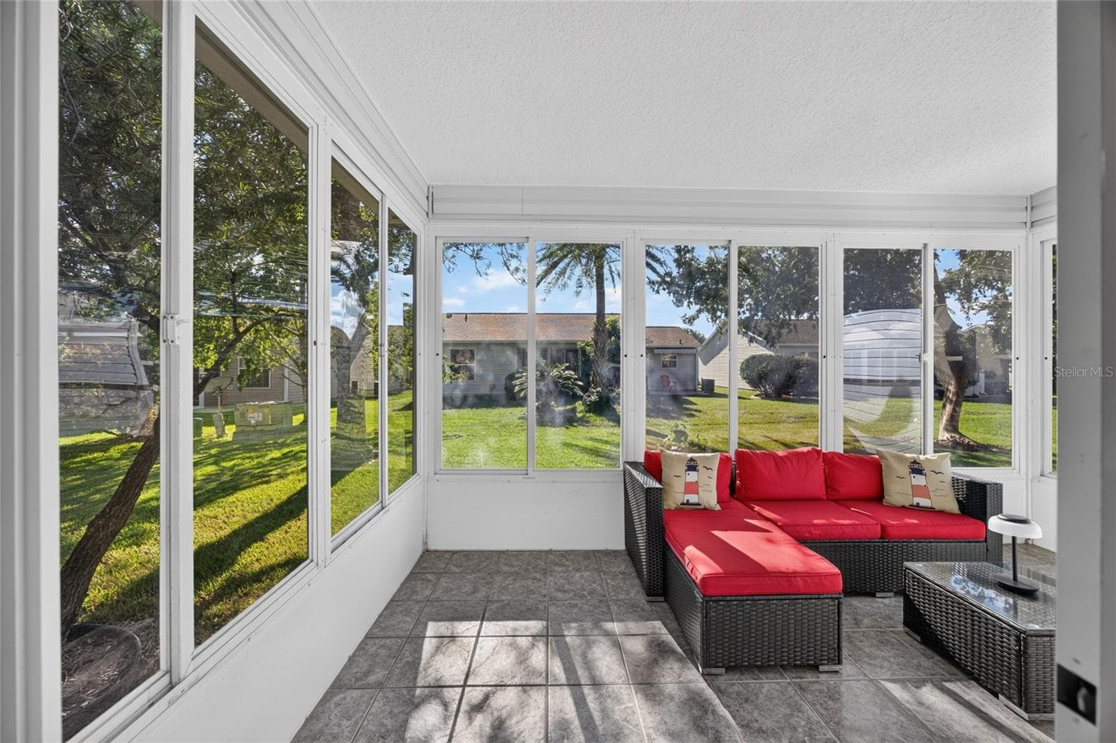 Enclosed Lanai with Acrylic Windows - 17900 SE 92ND AMORY AVE, THE VILLAGES