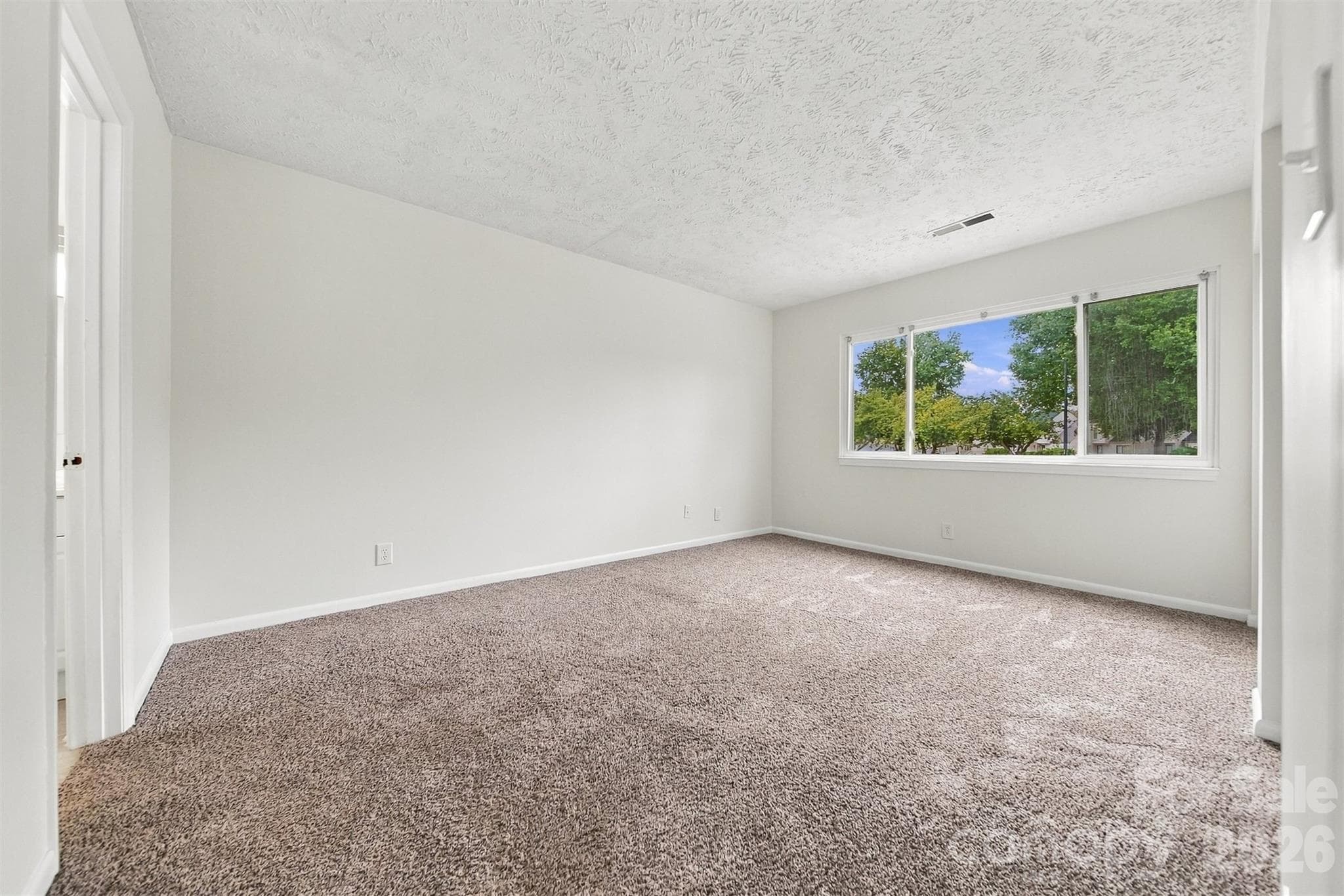 Condominium at 1050 21st Avenue NW, Hickory, photo 12 of 42