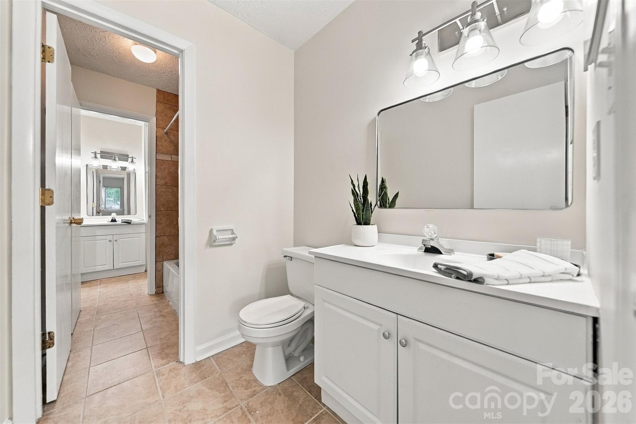 Condominium at 1050 21st Avenue NW, Hickory, photo 15 of 42