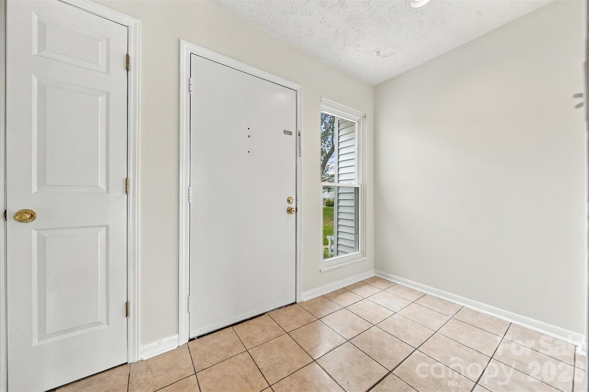 Condominium at 1050 21st Avenue NW, Hickory, photo 31 of 42
