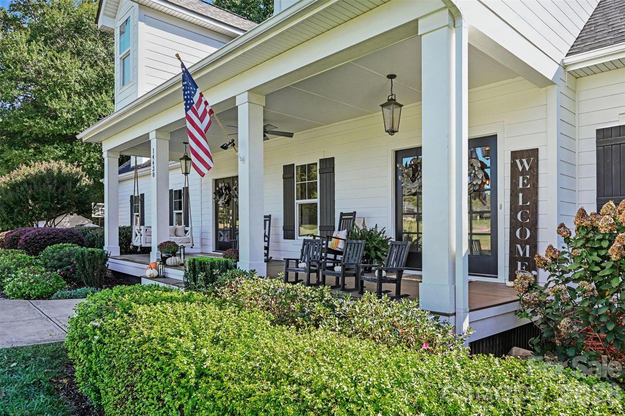 Single Family Residence at 14438 Beatties Ford Road, Huntersville, photo 2 of 37