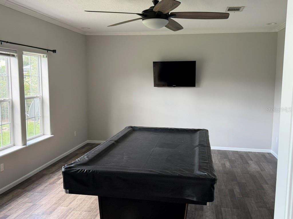 Game room with pool table - 19930 E FIFTH ST, UMATILLA