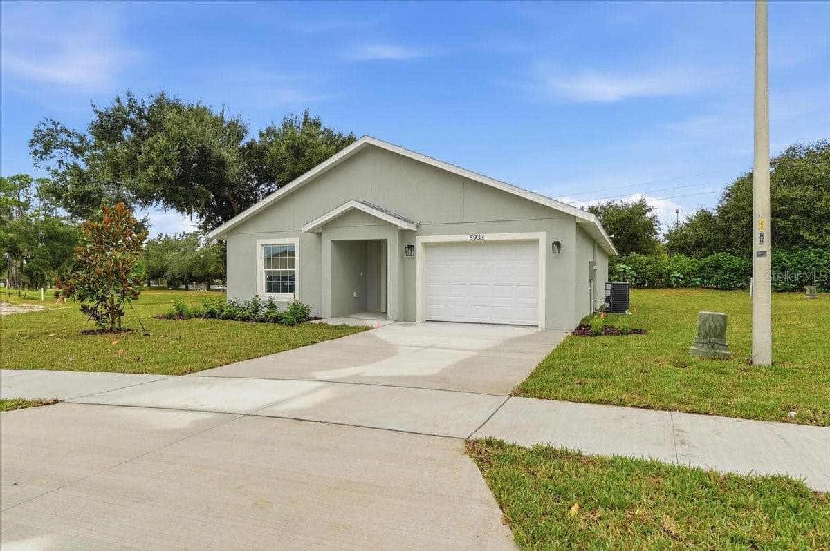 Single Family Residence at 5933 CORMORANT CT, LAKELAND, photo 2 of 16