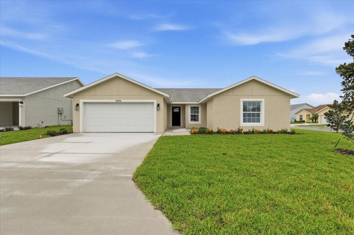 Single Family Residence at 5926 CORMORANT CT, LAKELAND, photo 2 of 17