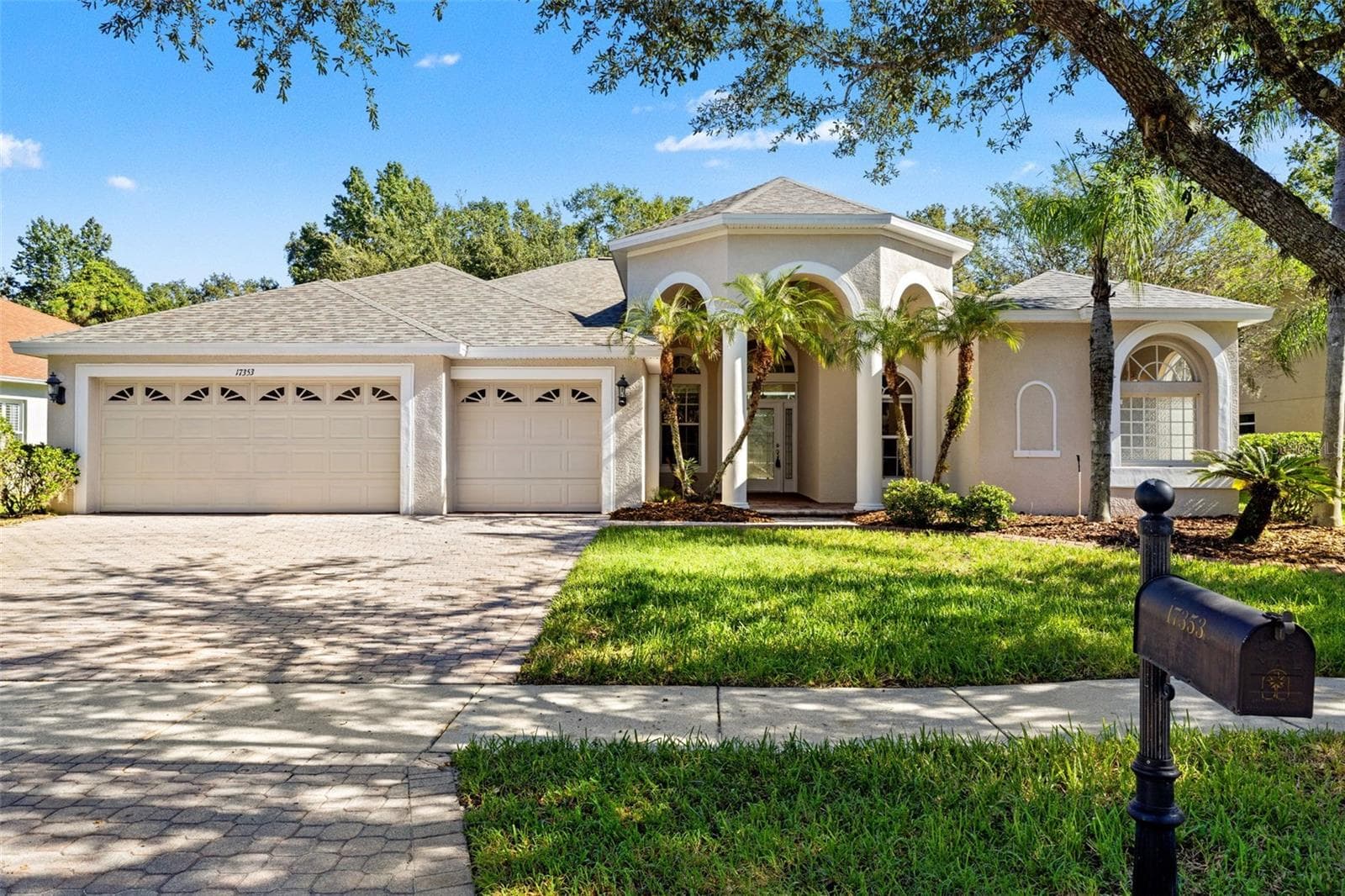 Single Family Residence at 17353 EMERALD CHASE DR, TAMPA, photo 2 of 64