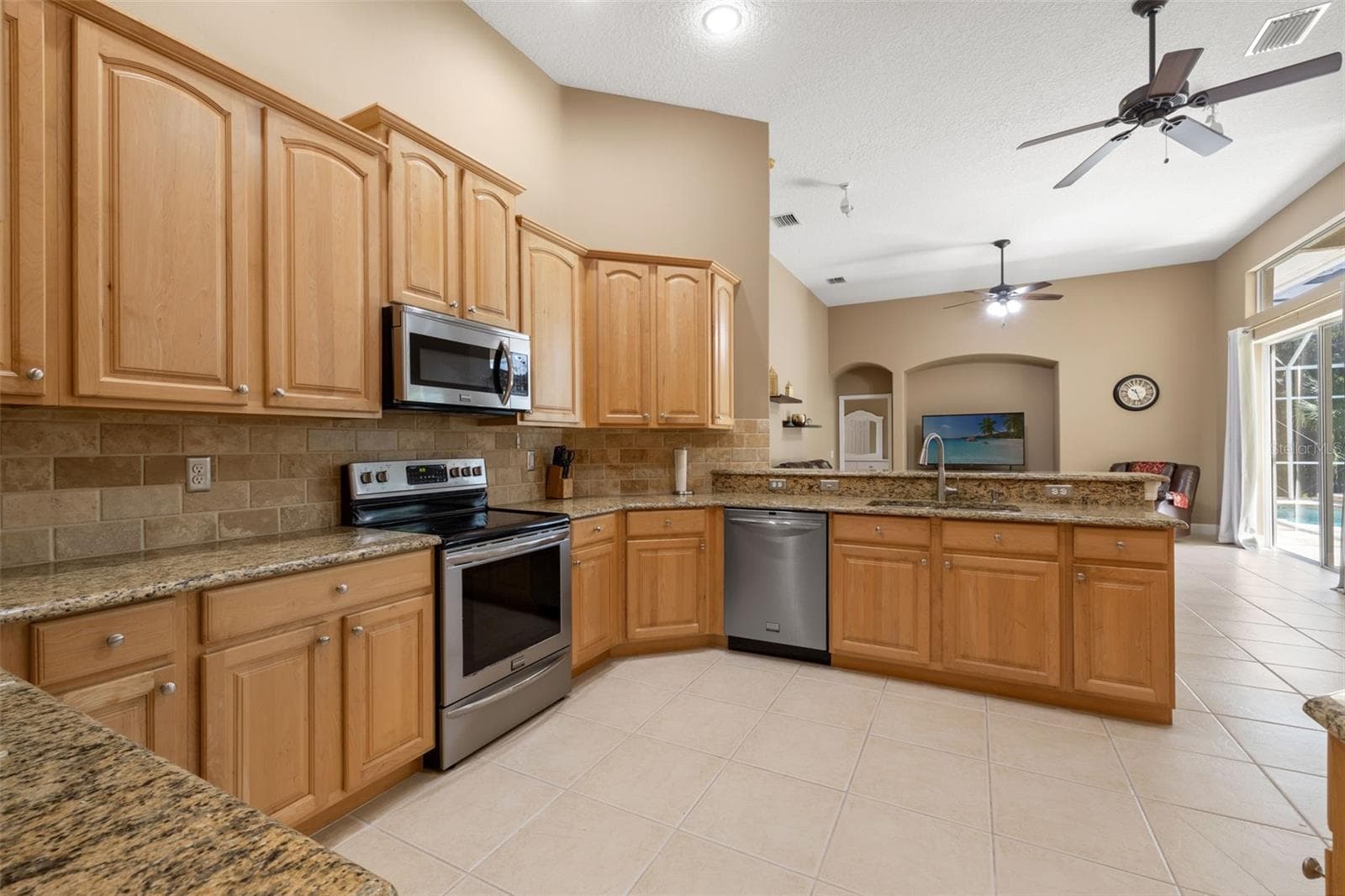 Single Family Residence at 17353 EMERALD CHASE DR, TAMPA, photo 26 of 64