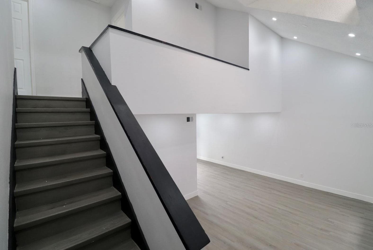 Townhouse at 719 GASPARINO CT, SEFFNER, photo 11 of 25