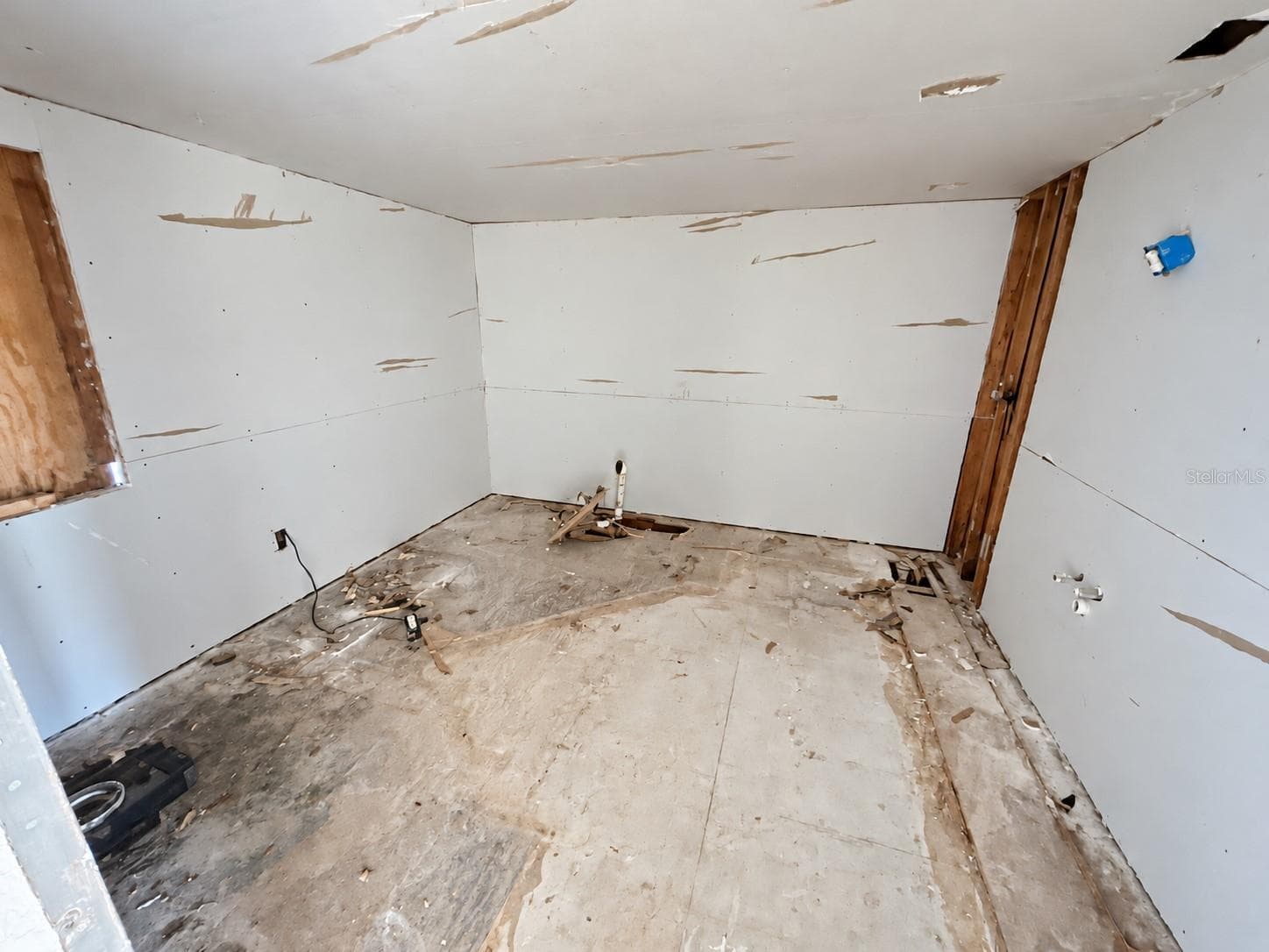 Bathroom Primary - 5385 SUWANNEE RD, SPRING HILL