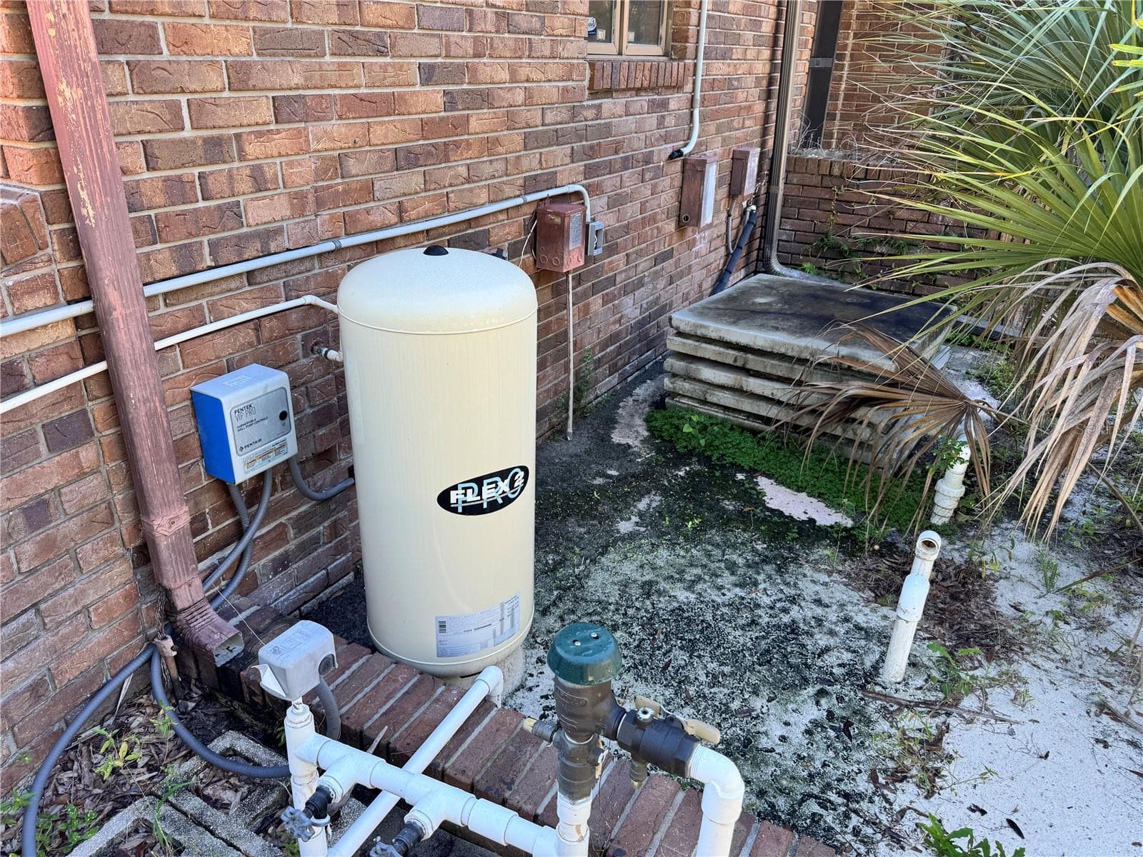 Pool Equipment - 5385 SUWANNEE RD, SPRING HILL