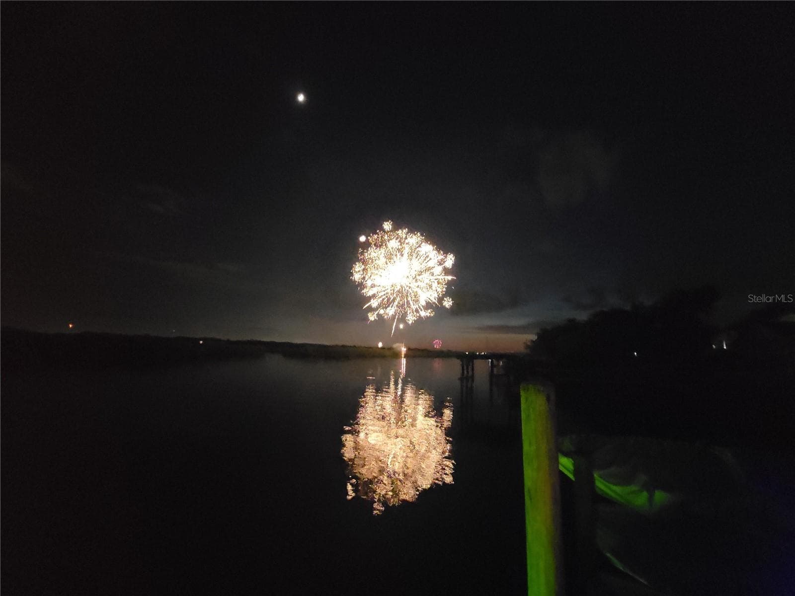 Watch New Years and 4th July Fireworks Off Dock - BRADEN RIVER LAKES, BRADENTON