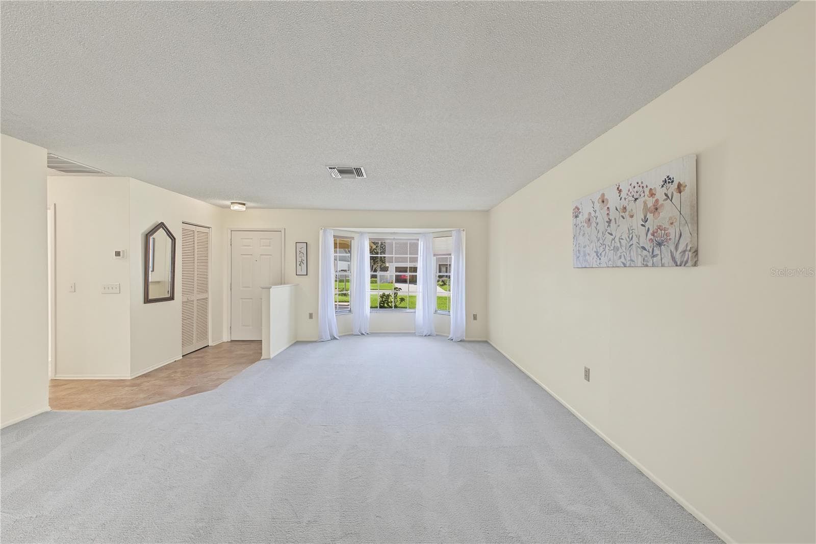 Single Family Residence at 7103 CROWN OAKS DR, SPRING HILL, photo 8 of 75