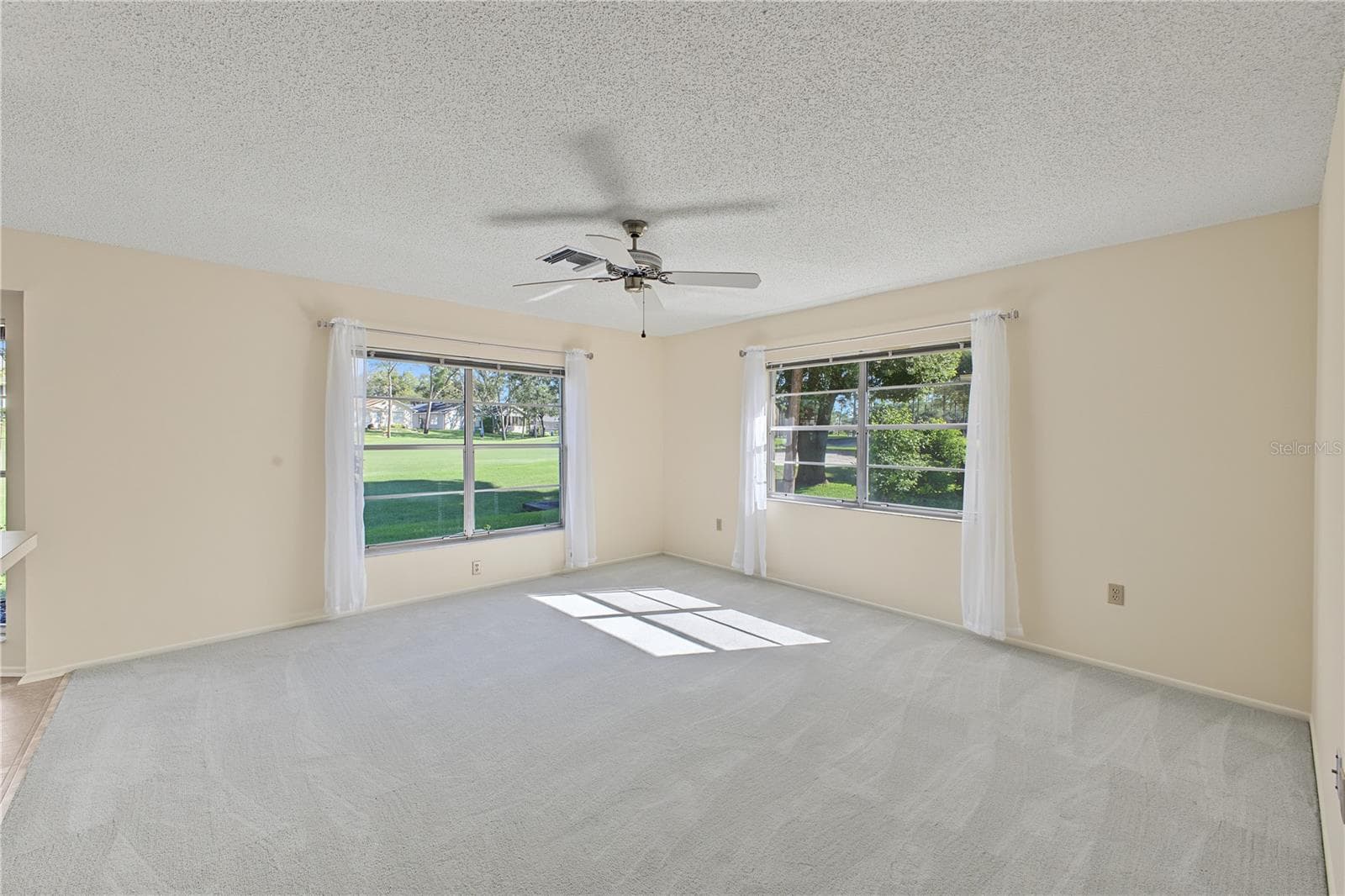 Single Family Residence at 7103 CROWN OAKS DR, SPRING HILL, photo 25 of 75