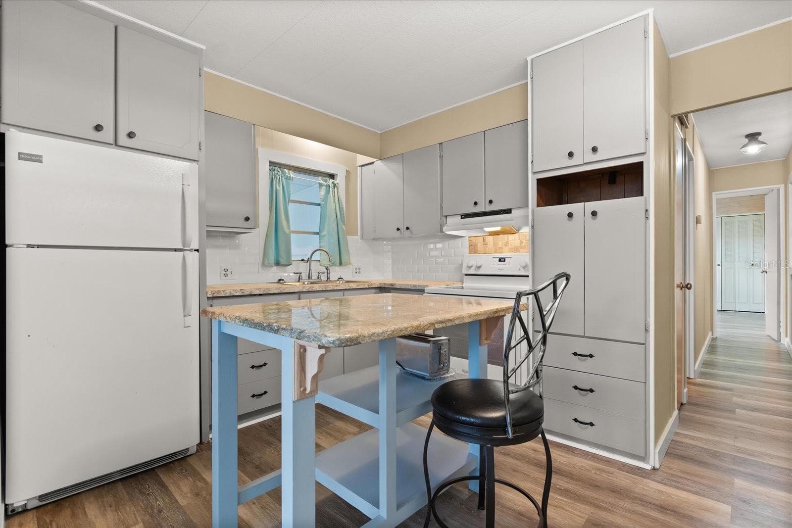 Mobile Home at 465 MARINA LN, TAVARES, photo 12 of 29