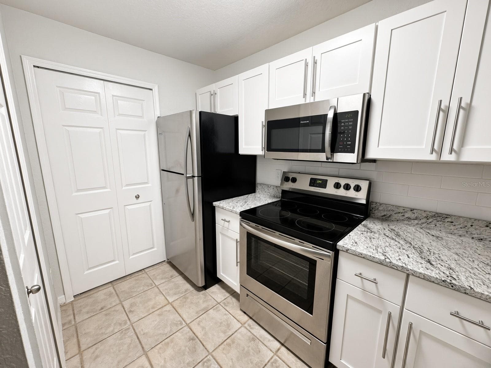 Stainless Steel Appliances - 8825 LATREC AVE #6105, ORLANDO