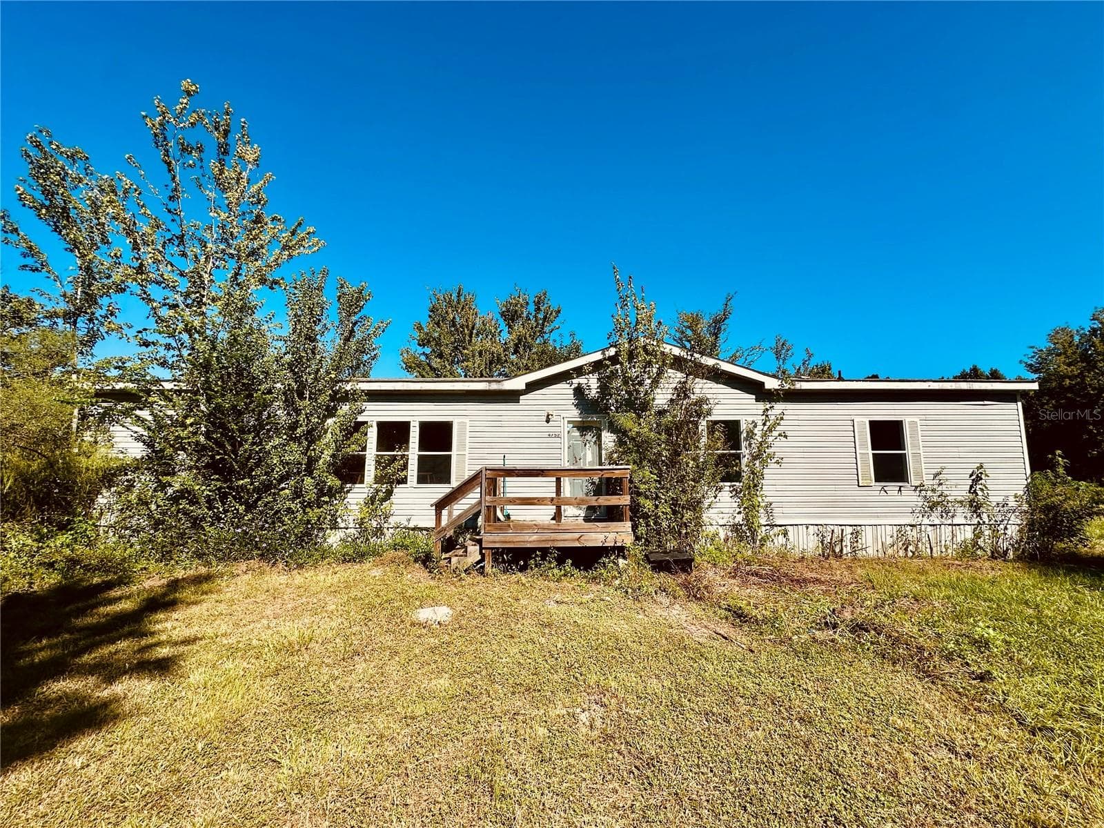 Manufactured Home at 4752 W STATE ROAD 235, LA CROSSE, photo 2 of 40