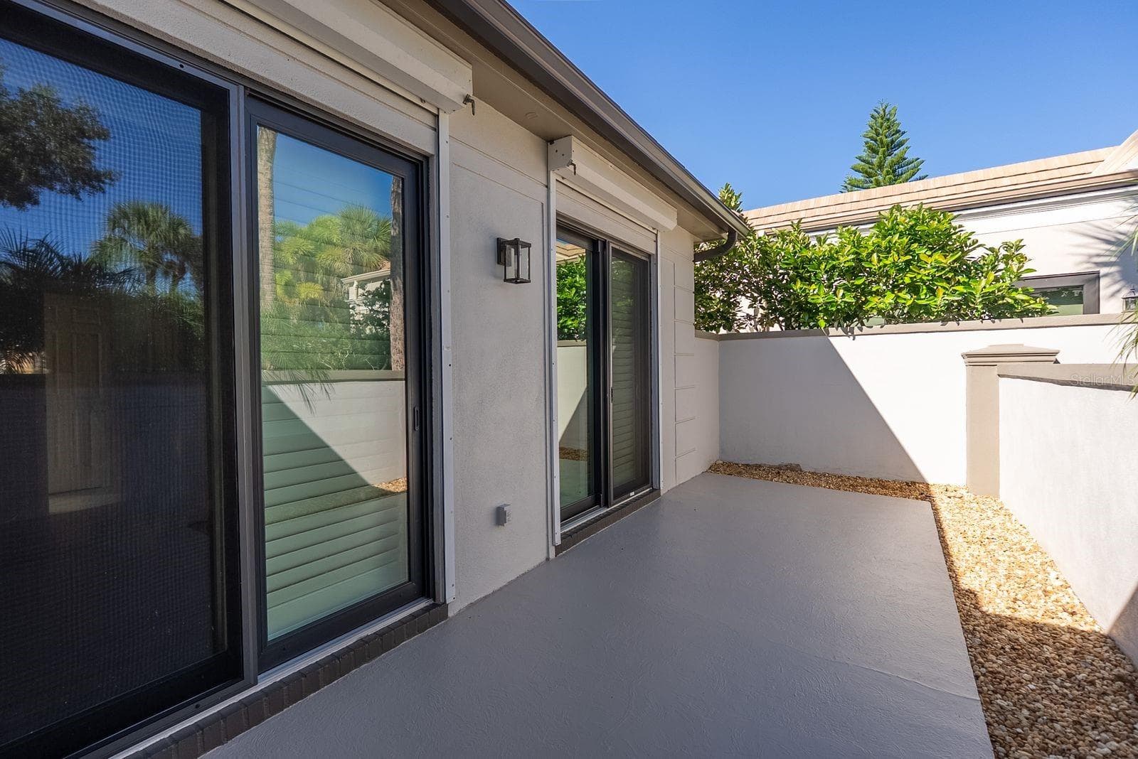 front courtyard - 71 CAYMAN ISLES BLVD, ENGLEWOOD