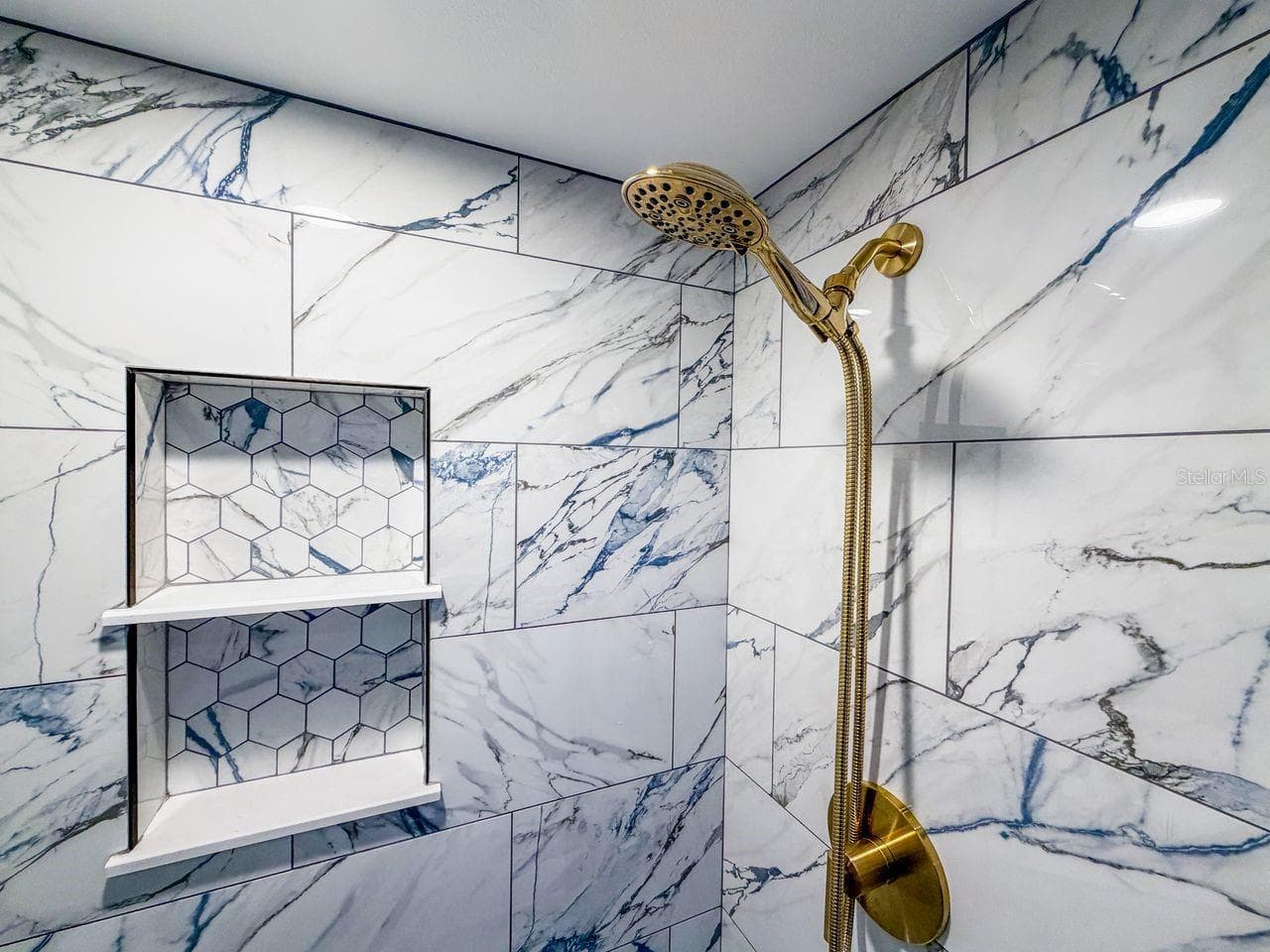 primary shower - 71 CAYMAN ISLES BLVD, ENGLEWOOD