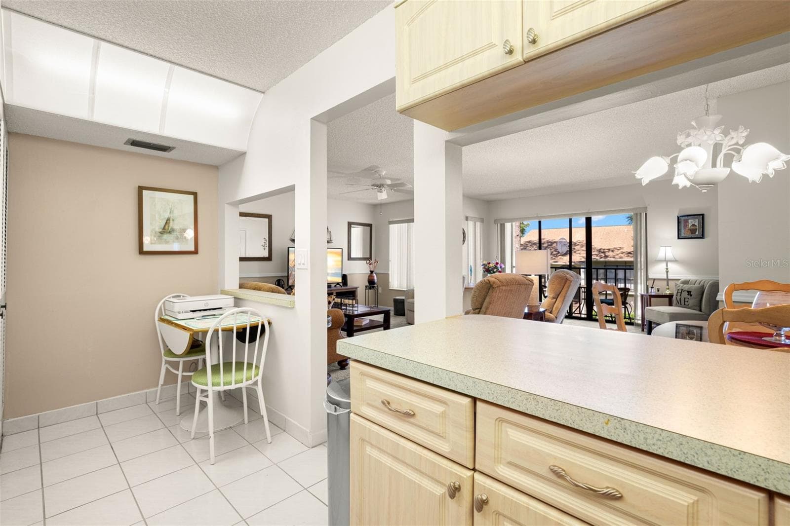 Guest bathroom - 1708 PINE RIDGE WAY E #B2, PALM HARBOR