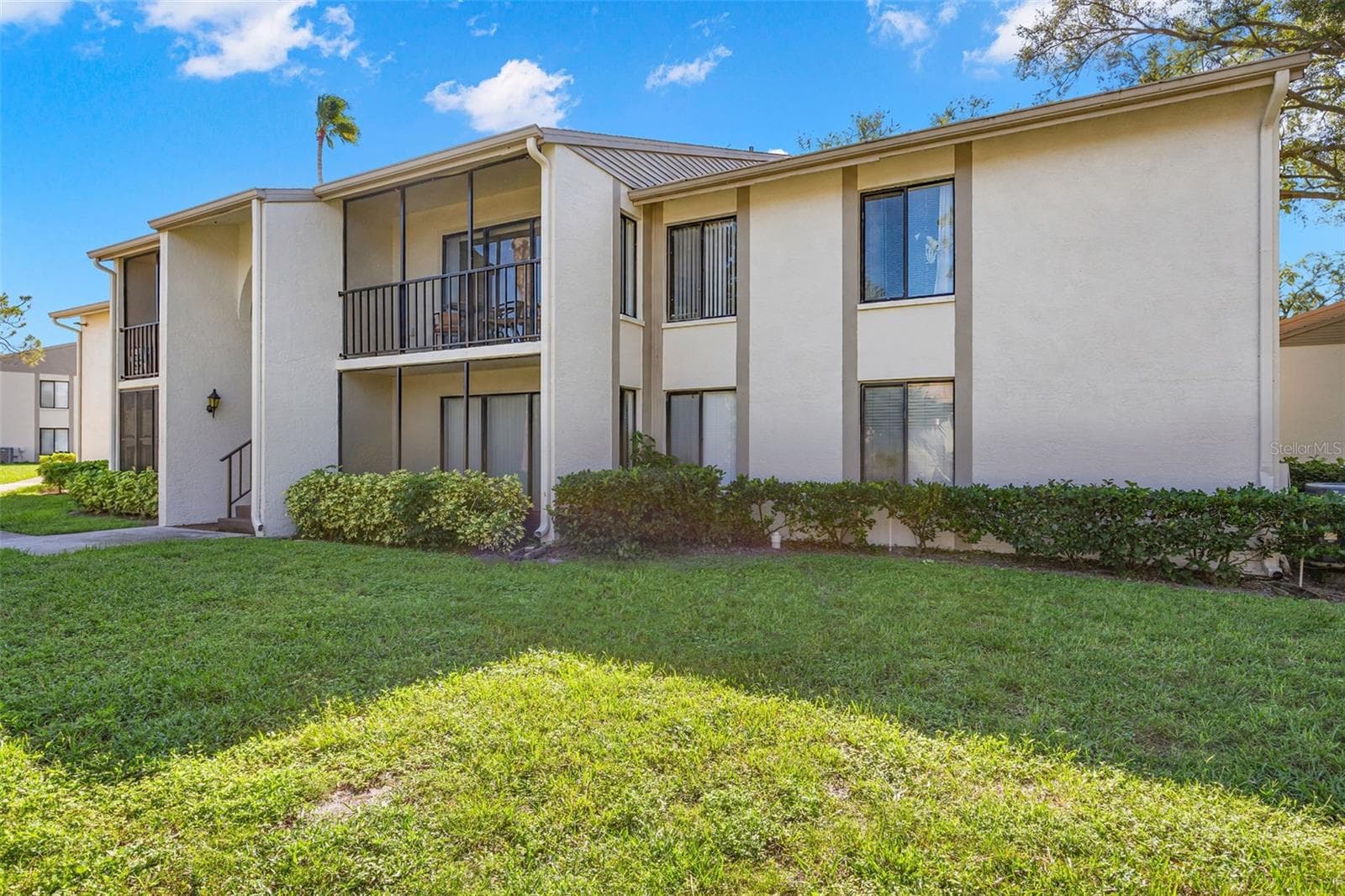 Courtyard - 1708 PINE RIDGE WAY E #B2, PALM HARBOR