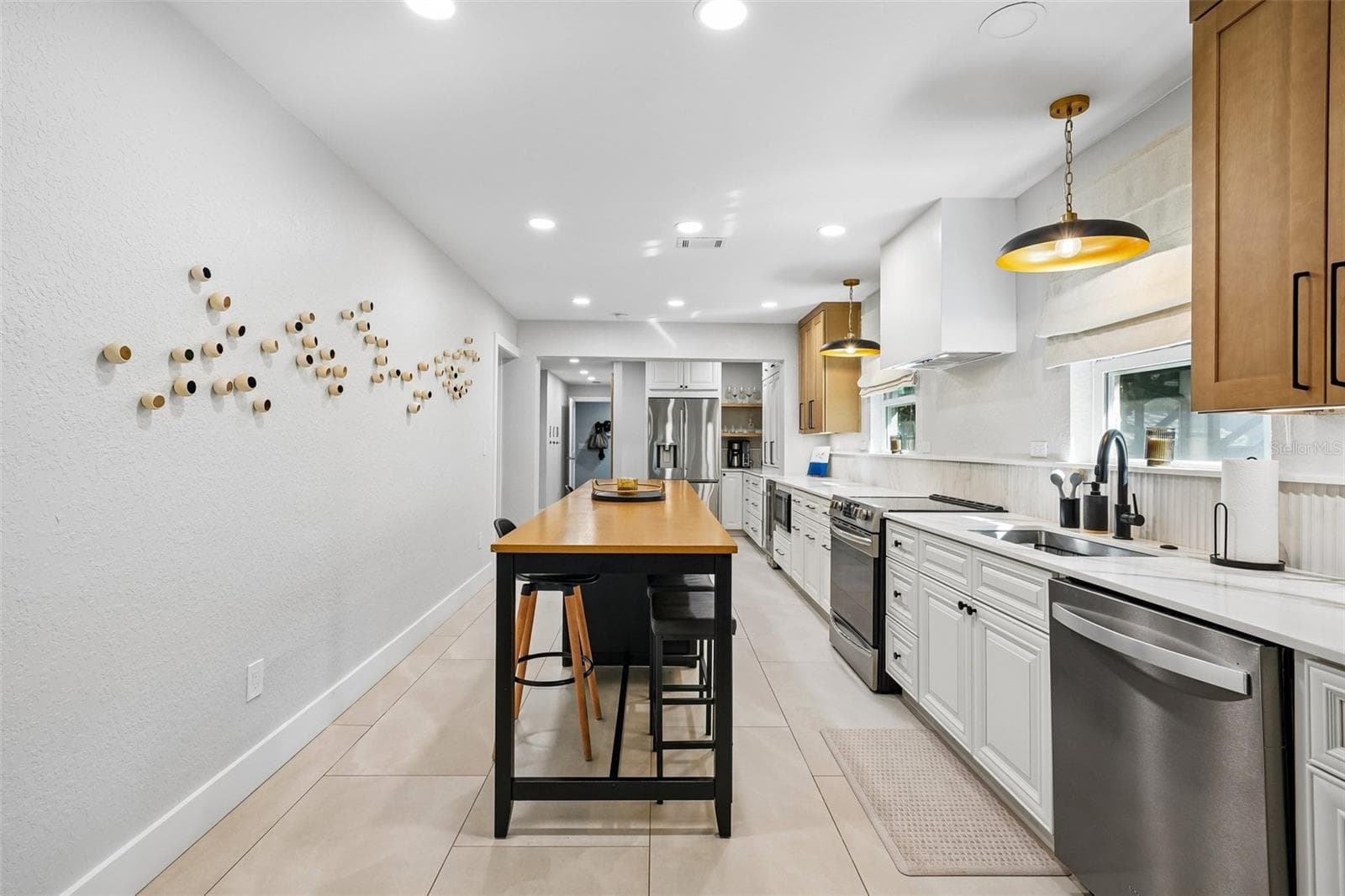Single Family Residence at 185 24TH AVE N, ST PETERSBURG, photo 11 of 52