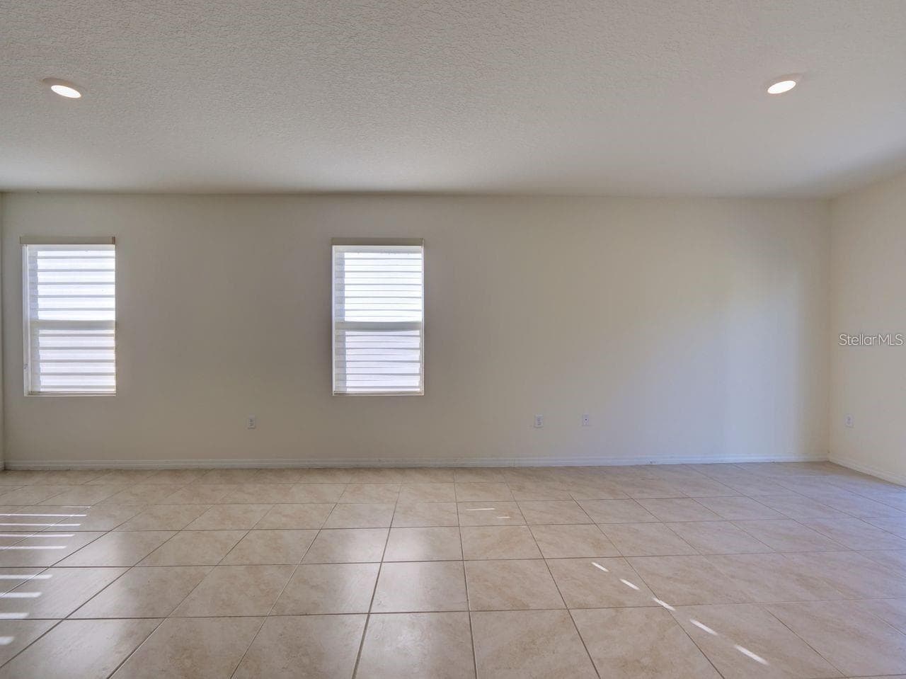 Single Family Residence at 2501 RIBBON FALL AVE, DAVENPORT, photo 5 of 36