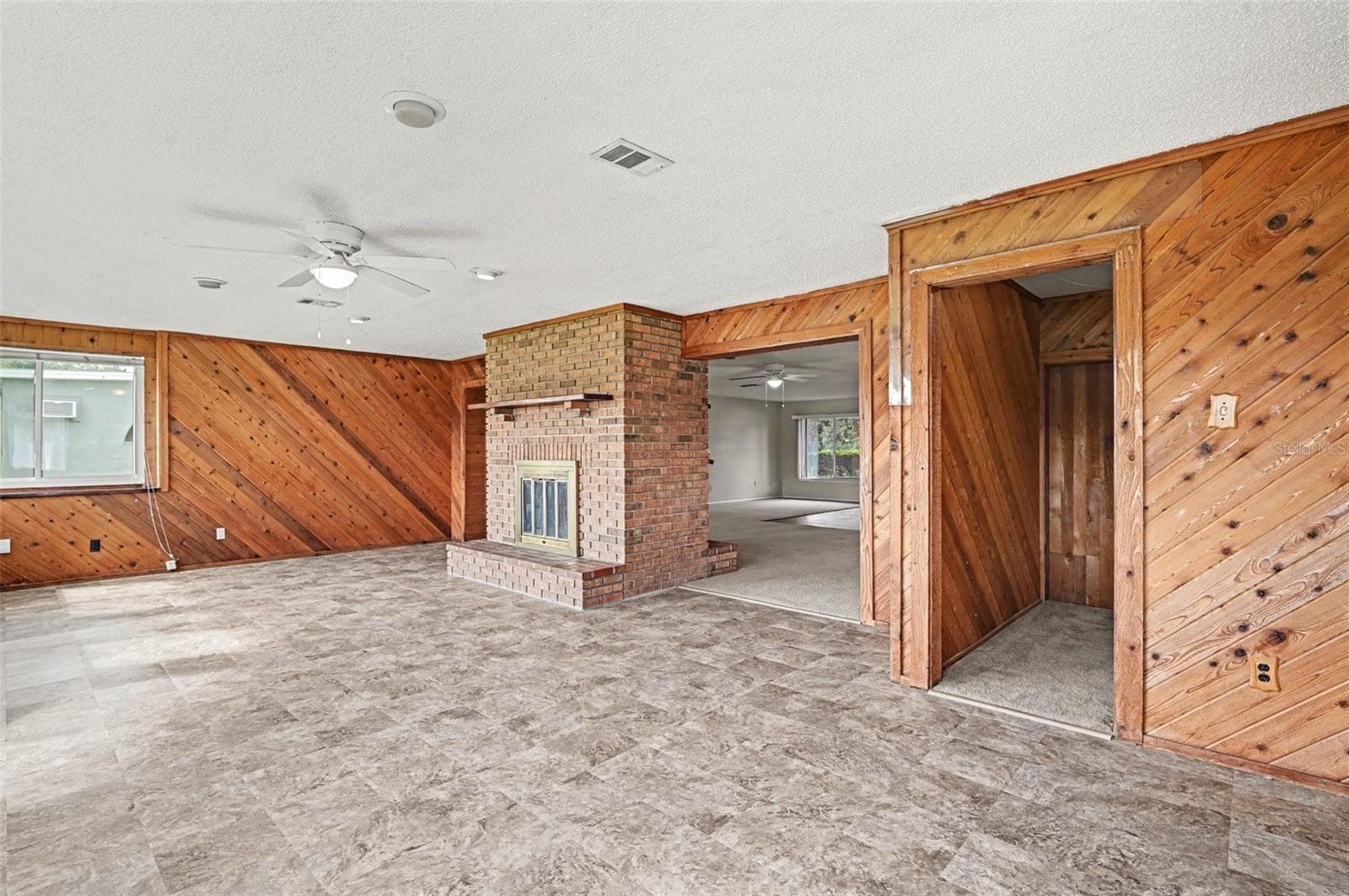 Single Family Residence at 10443 LARISSA ST, ORLANDO, photo 11 of 41