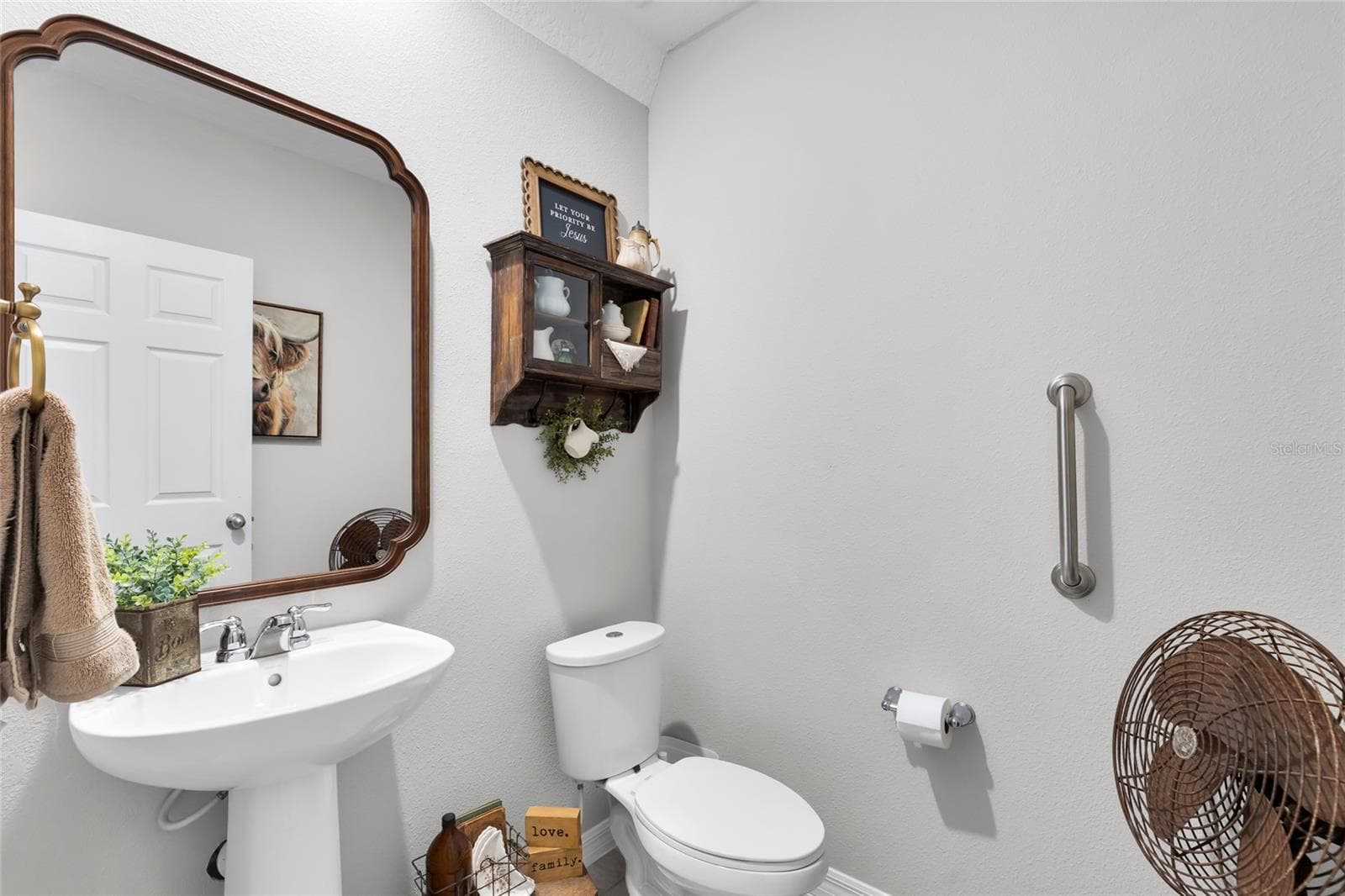 Single Family Residence at 29789 ANAHID DR, LEESBURG, photo 16 of 42