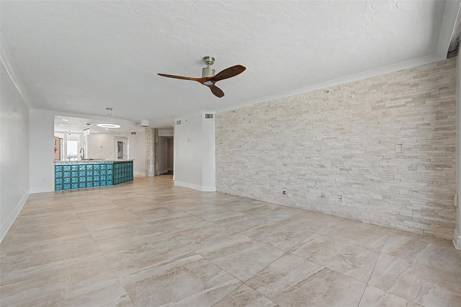 Living Room / Dining Room as your enter the unit - 1310 GULF BLVD #14E, CLEARWATER