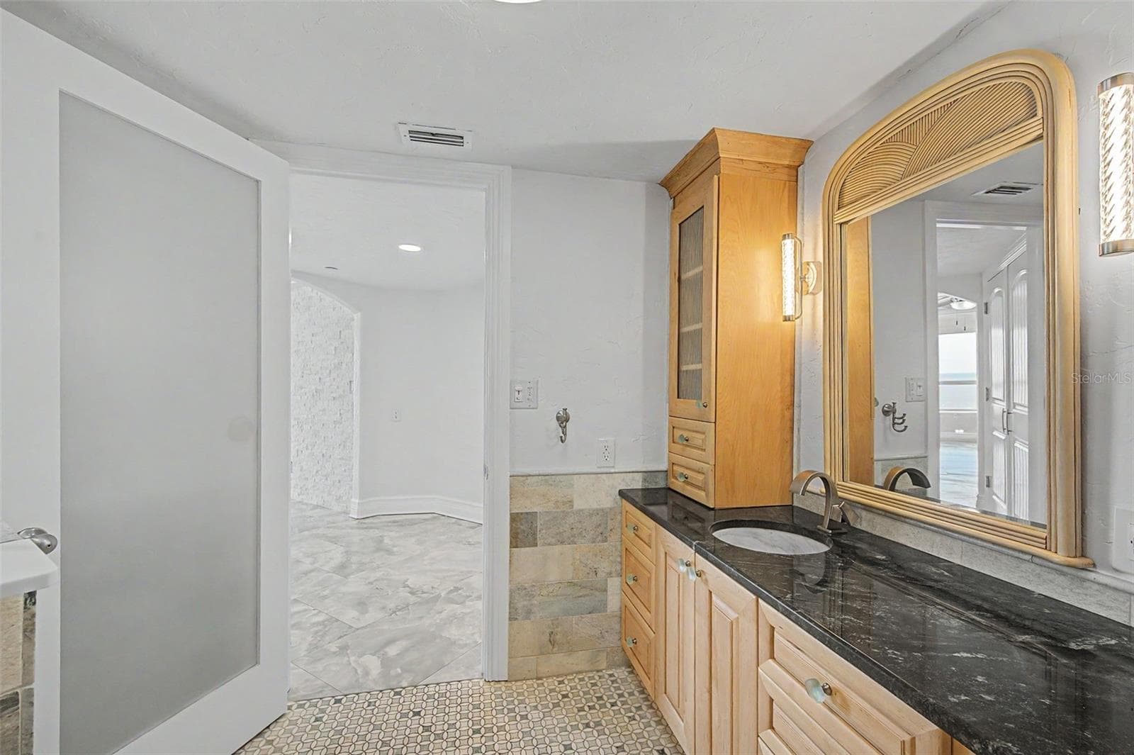 Primary Bathroom - 1310 GULF BLVD #14E, CLEARWATER