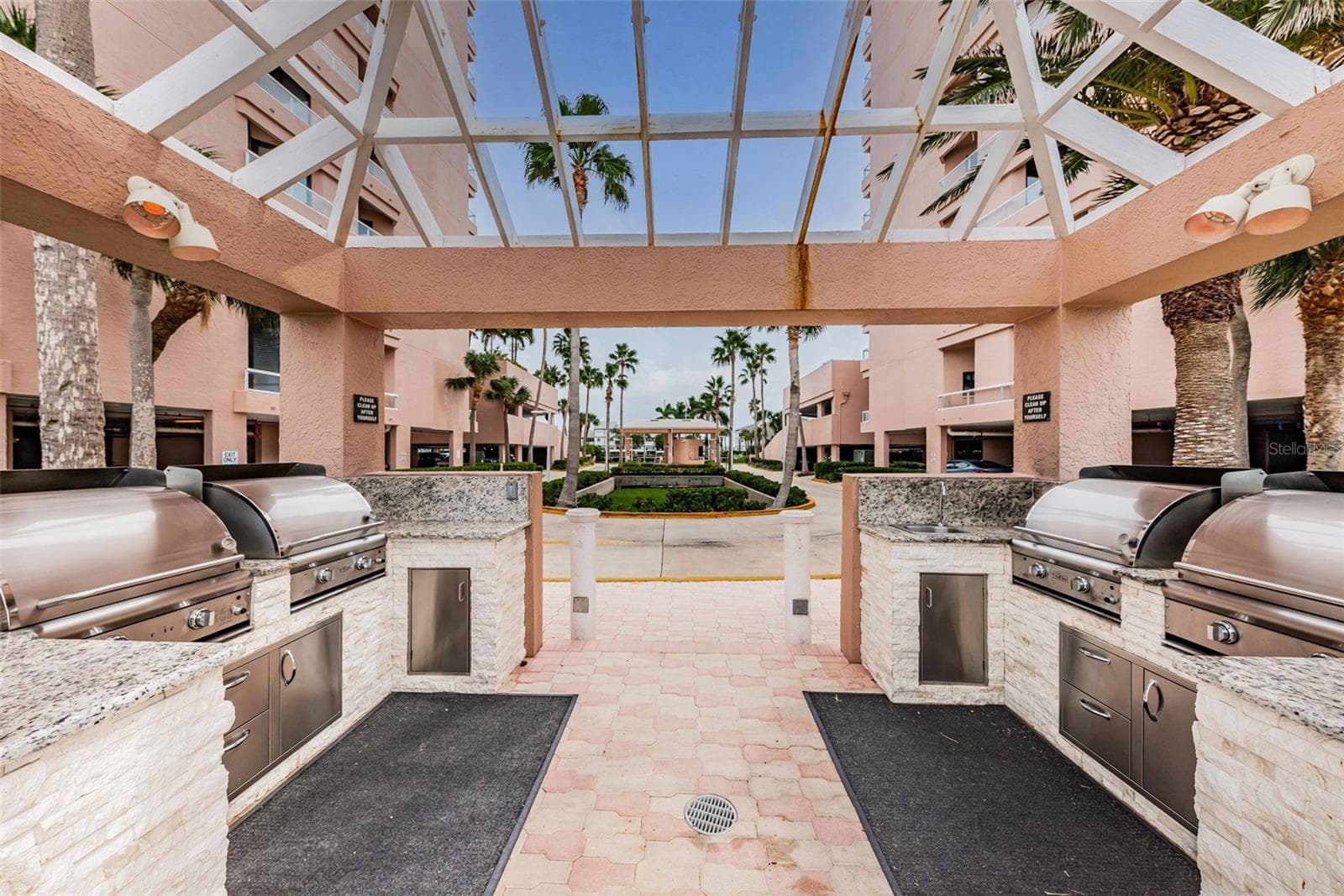 Grilling Station on the patio - 1310 GULF BLVD #14E, CLEARWATER