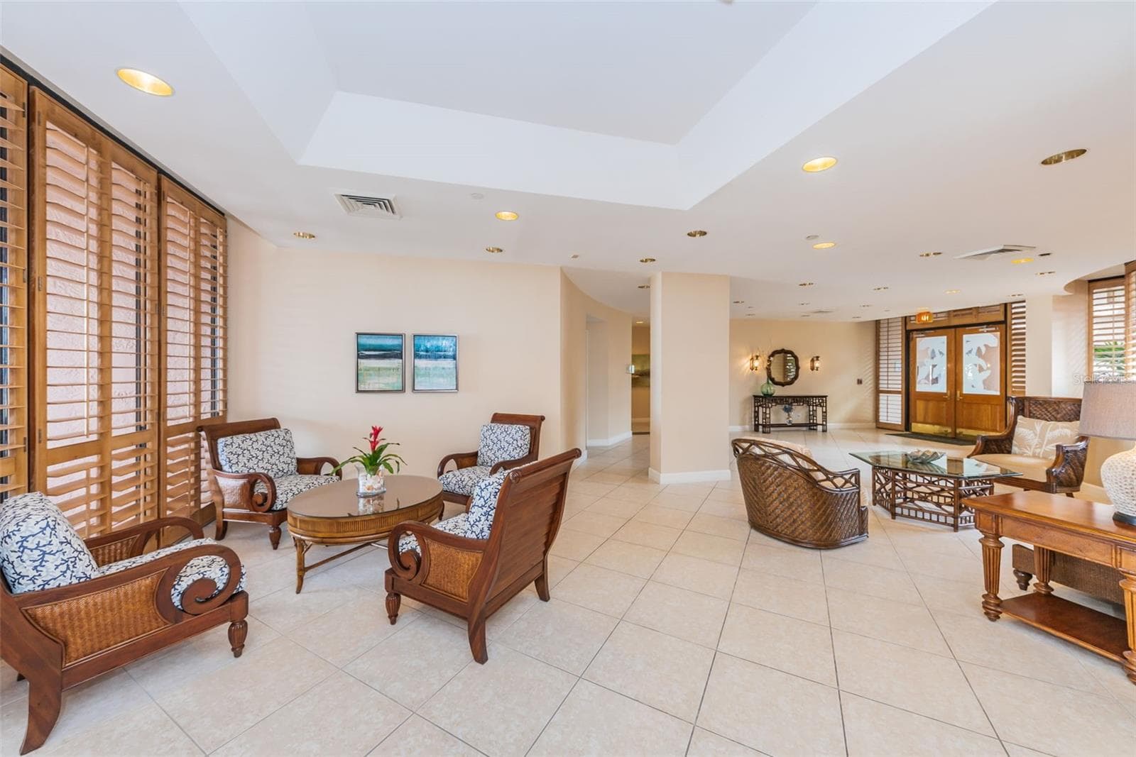 Clubhouse sitting areas - 1310 GULF BLVD #14E, CLEARWATER