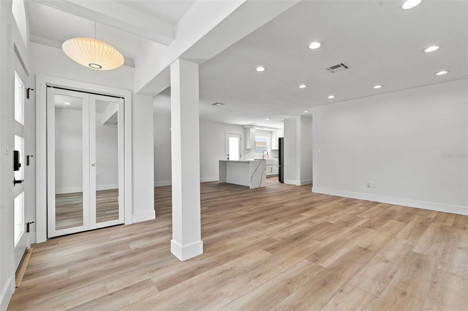 Single Family Residence at 804 BRUCE AVE, CLEARWATER, photo 6 of 36