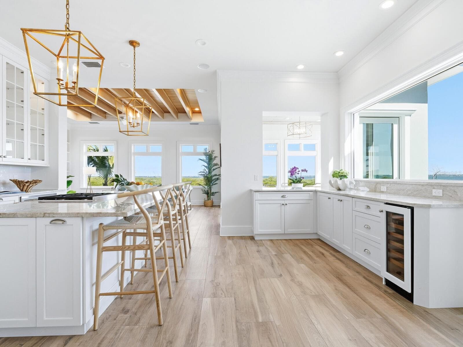 Single Family Residence at 560 HARBOR POINT RD, LONGBOAT KEY, photo 16 of 71