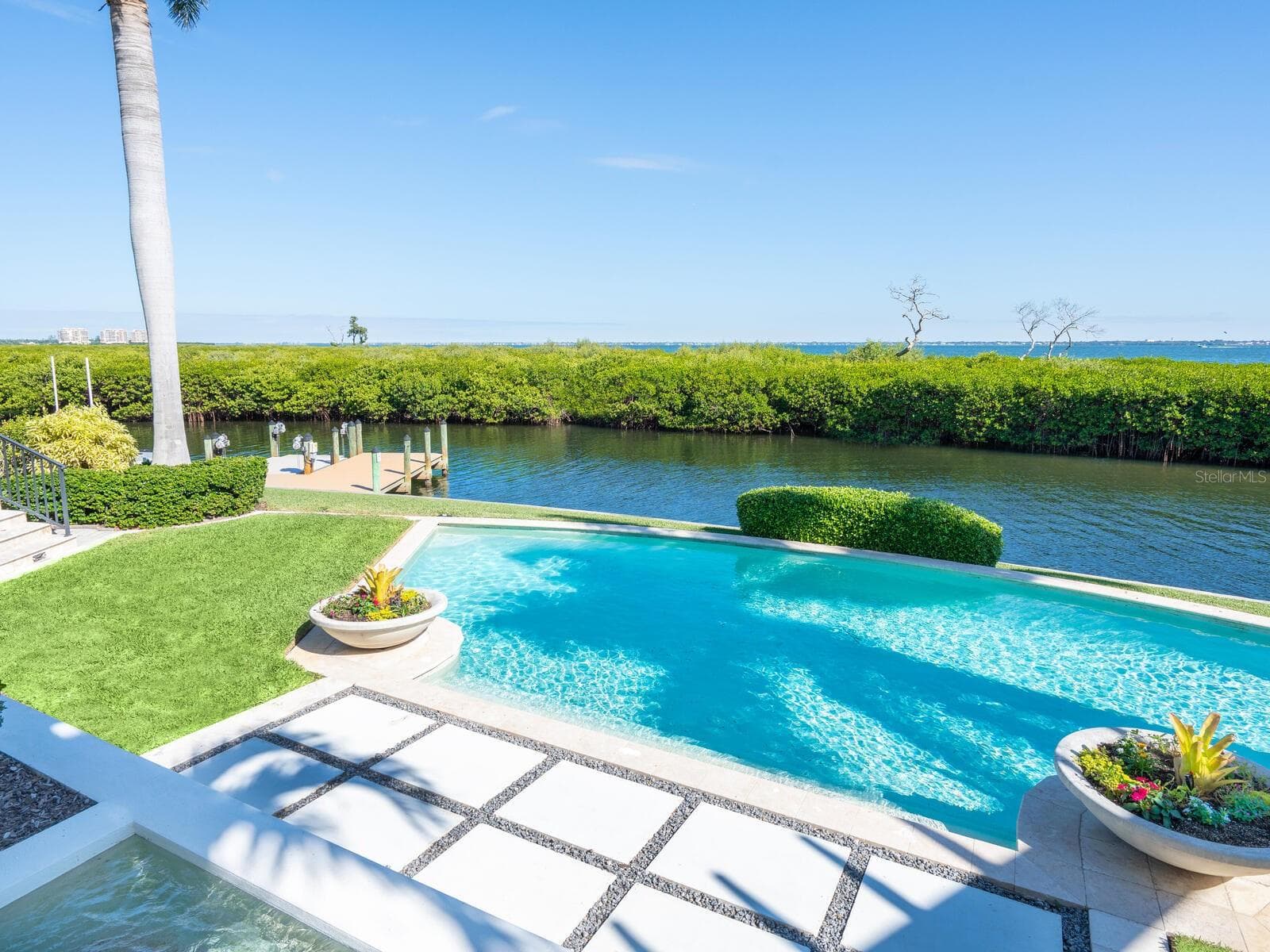 Single Family Residence at 560 HARBOR POINT RD, LONGBOAT KEY, photo 47 of 71