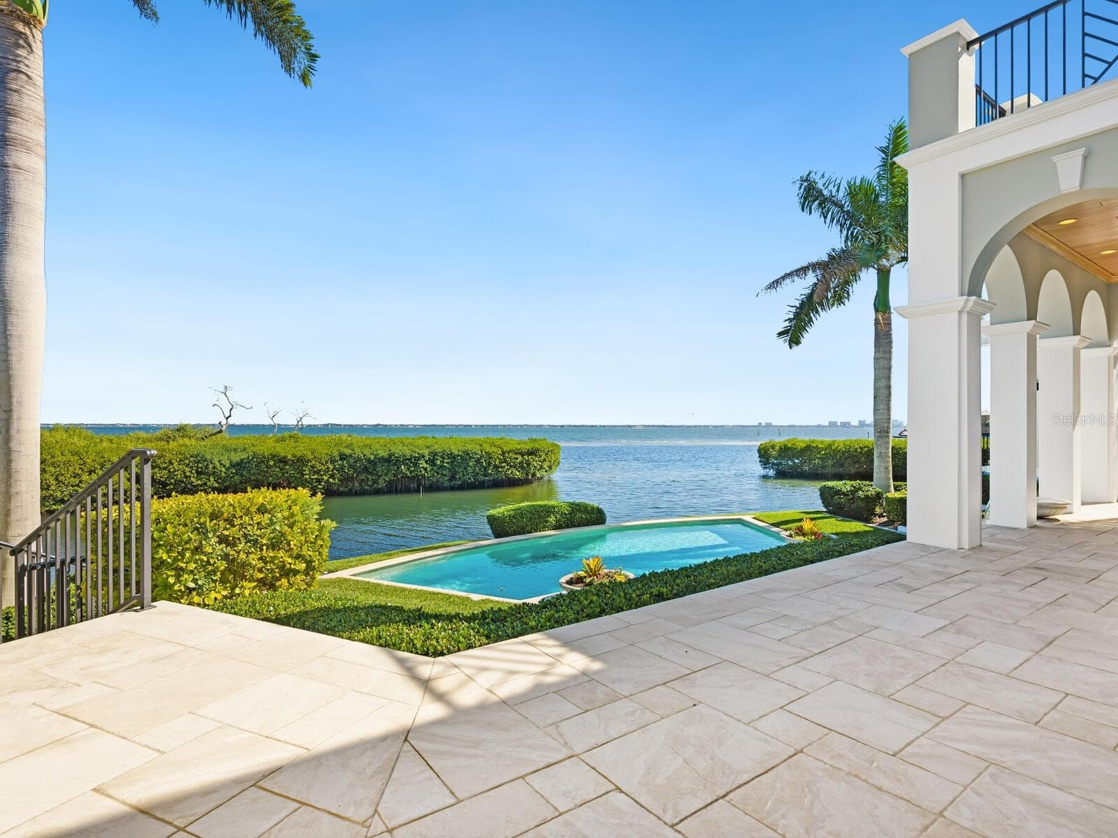 Single Family Residence at 560 HARBOR POINT RD, LONGBOAT KEY, photo 48 of 71