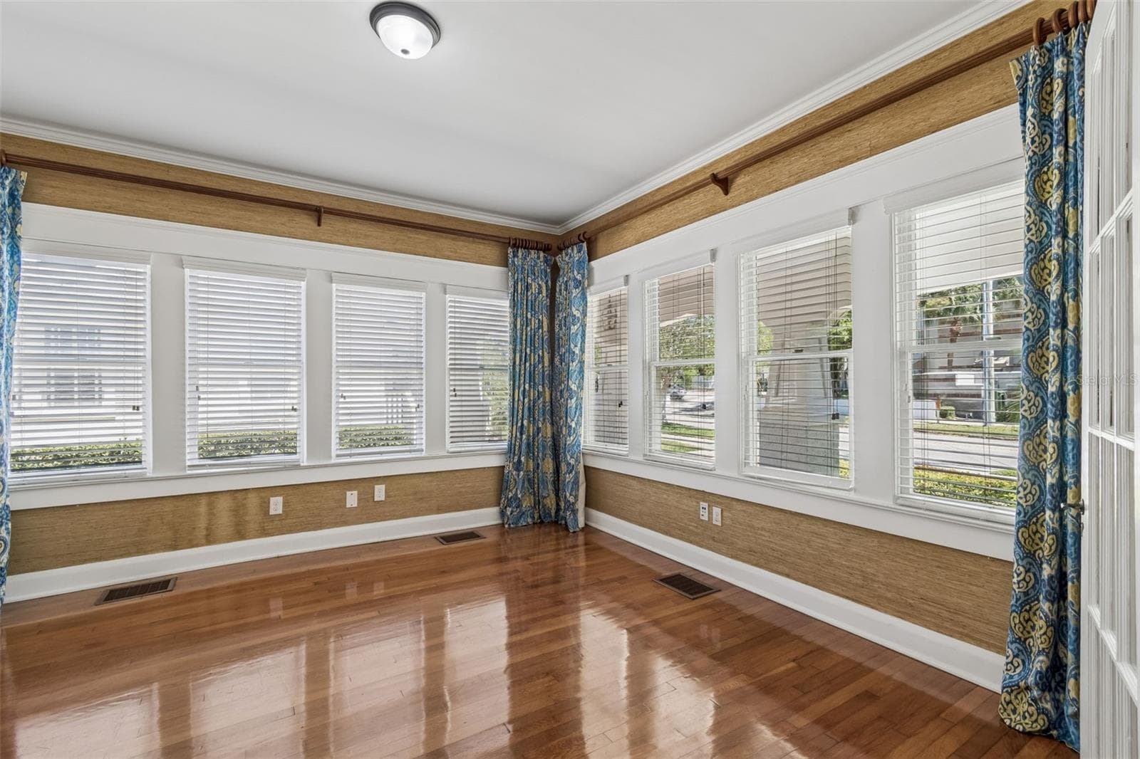 Single Family Residence at 1505 S HOWARD AVE, TAMPA, photo 6 of 51