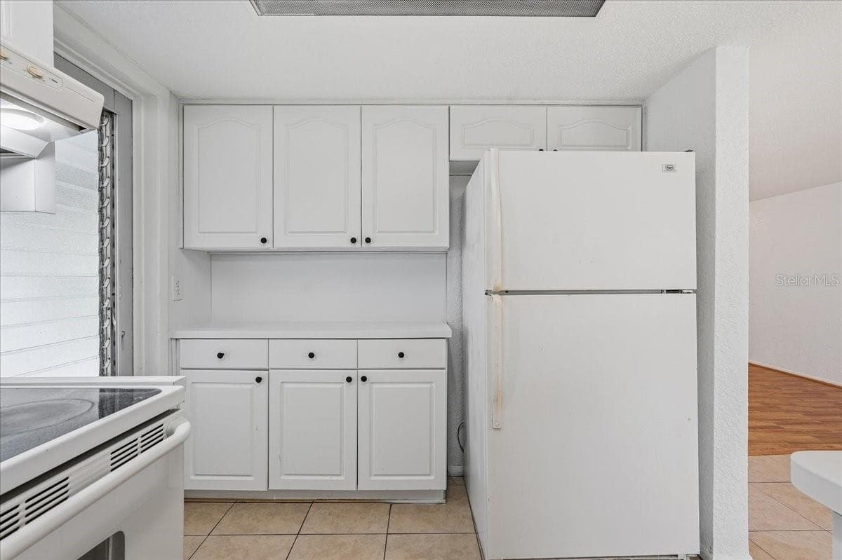 Single Family Residence at 12404 COBBLE STONE DR, HUDSON, photo 16 of 48