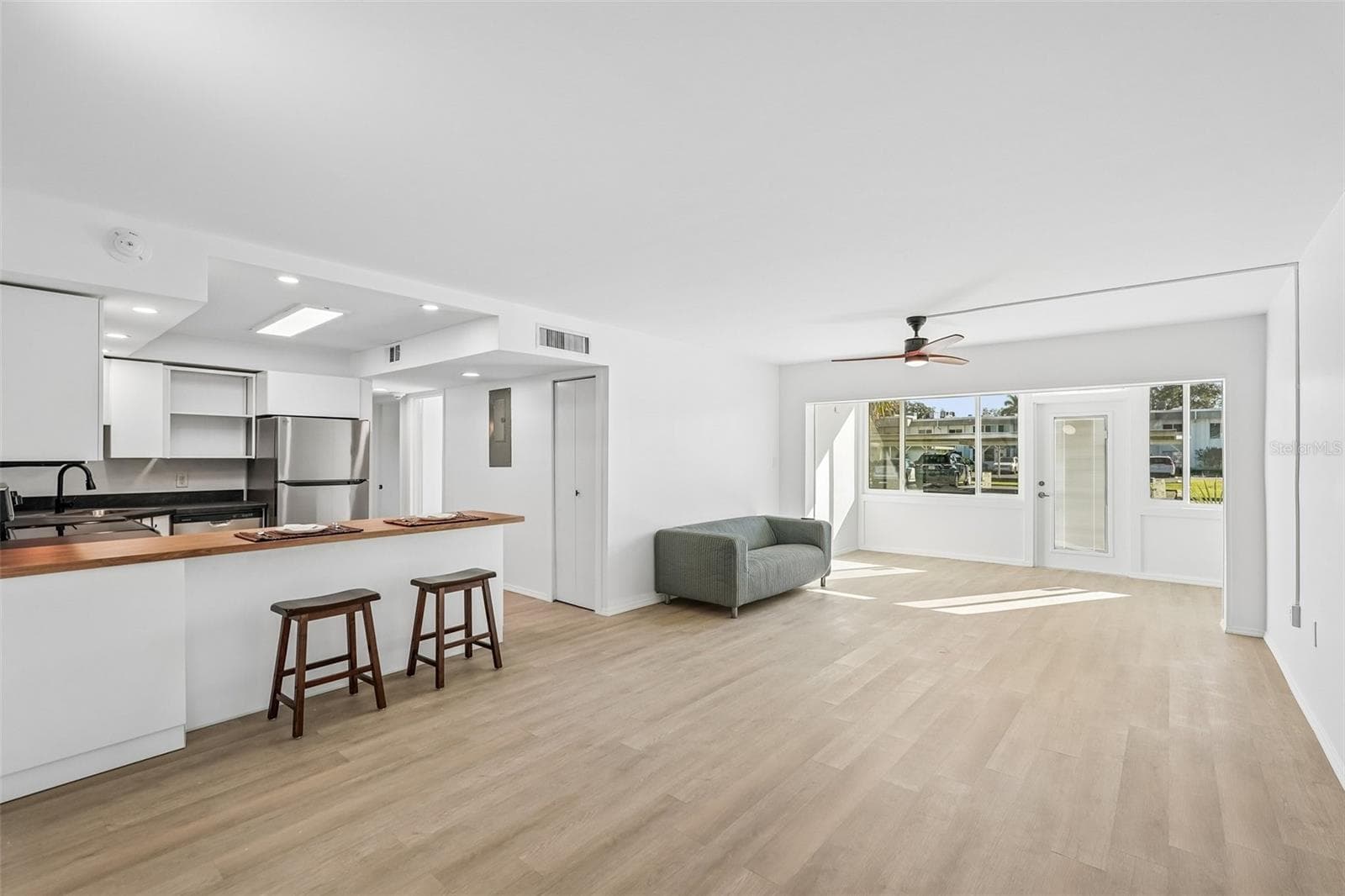 Birght open living/dining area - 21280 BRINSON AVE #113, PORT CHARLOTTE