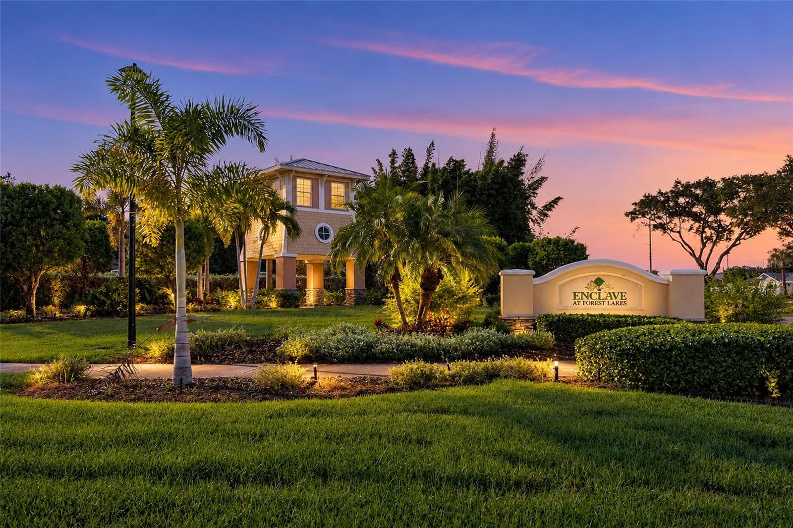 Come visit ENCLAVE, its simply lovely! - 5048 COURSE DR, SARASOTA