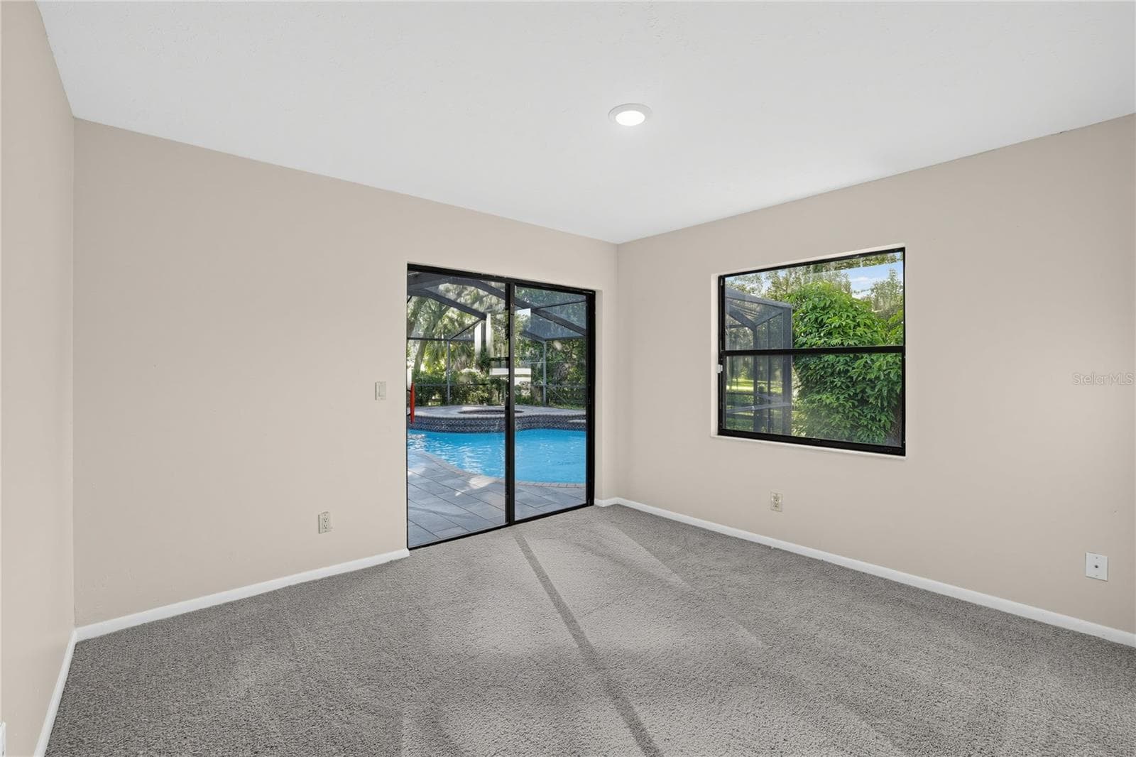 Single Family Residence at 1005 HOLLYBERRY CT, BRANDON, photo 16 of 32